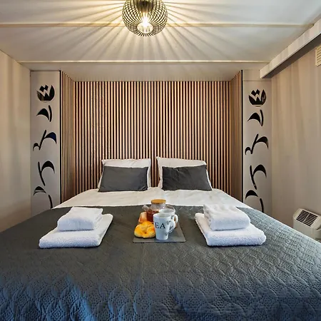 13, Artist-designed With Ac, Parking & Fully Fenced! *