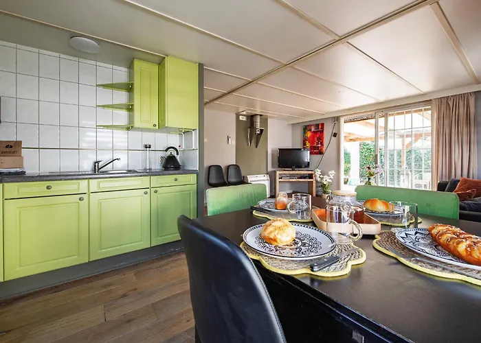 Chalet 13, Artist-designed With Ac, Parking & Fully Fenced! *