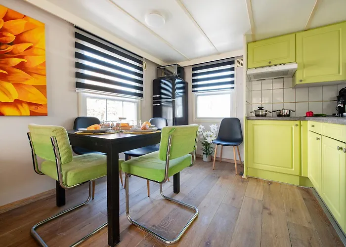 Chalet 13, Artist-designed With Ac, Parking & Fully Fenced! Oisterwijk