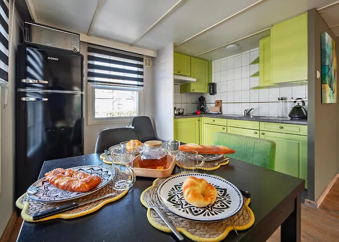 13, Artist-designed With Ac, Parking & Fully Fenced! *