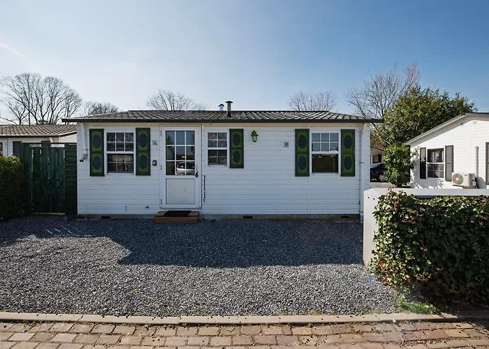 13, Artist-designed With Ac, Parking & Fully Fenced! Chalet Oisterwijk