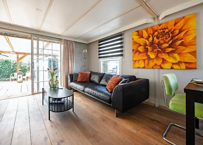 13, Artist-designed With Ac, Parking & Fully Fenced! Chalet *