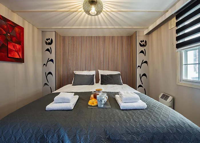 13, Artist-designed With Ac, Parking & Fully Fenced! *