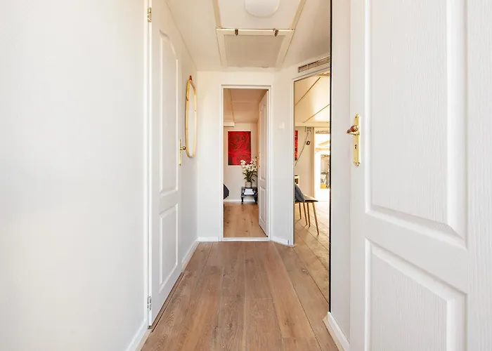 13, Artist-designed With Ac, Parking & Fully Fenced! * Oisterwijk