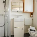 13, Artist-designed With Ac, Parking & Fully Fenced! בקתה *