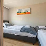 בקתה 13, Artist-designed With Ac, Parking & Fully Fenced! *