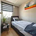 13, Artist-designed With Ac, Parking & Fully Fenced! *