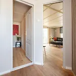 13, Artist-designed With Ac, Parking & Fully Fenced! אויסטרוויק
